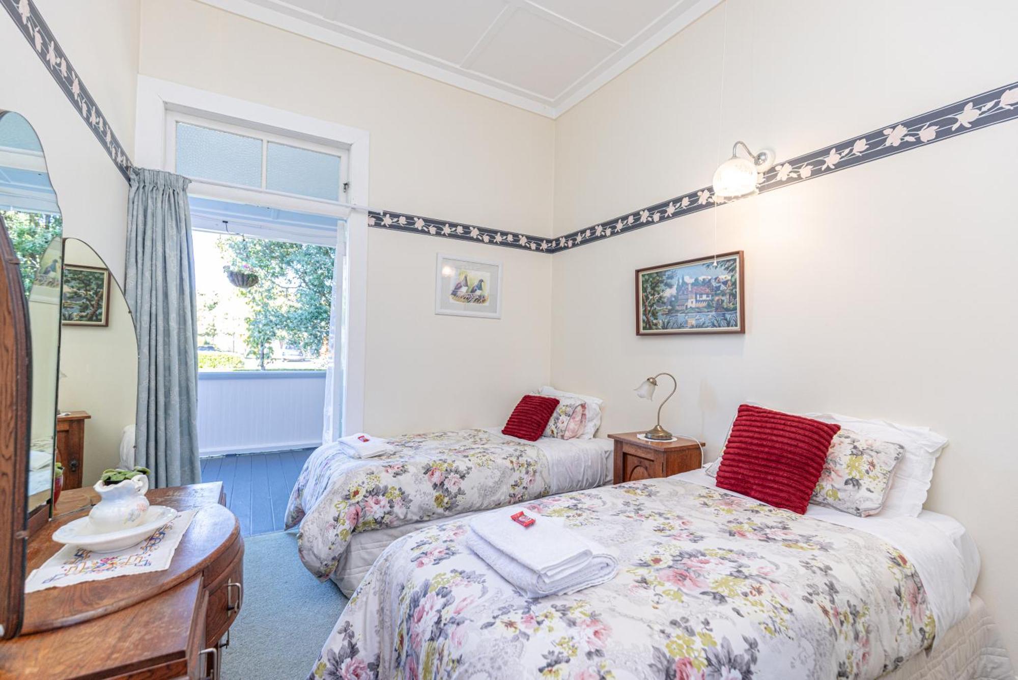 Braemar House B&B And Yha Hostel Whanganui Exterior photo